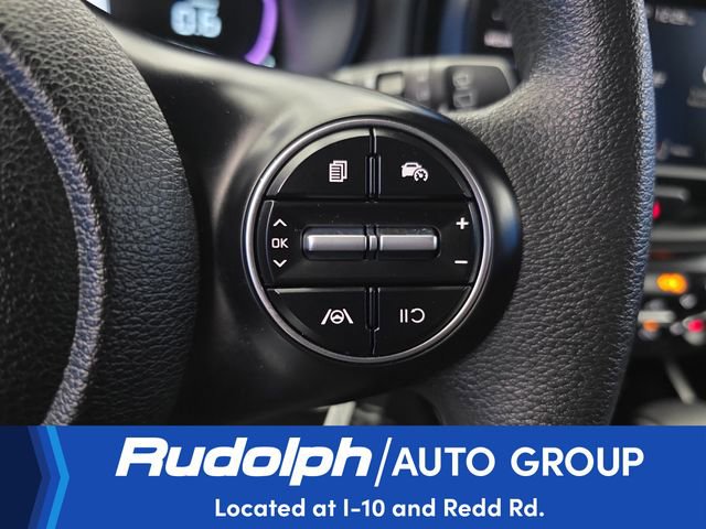 Used 2025 Kia Soul LX w/ LX Technology Package FWD image 17