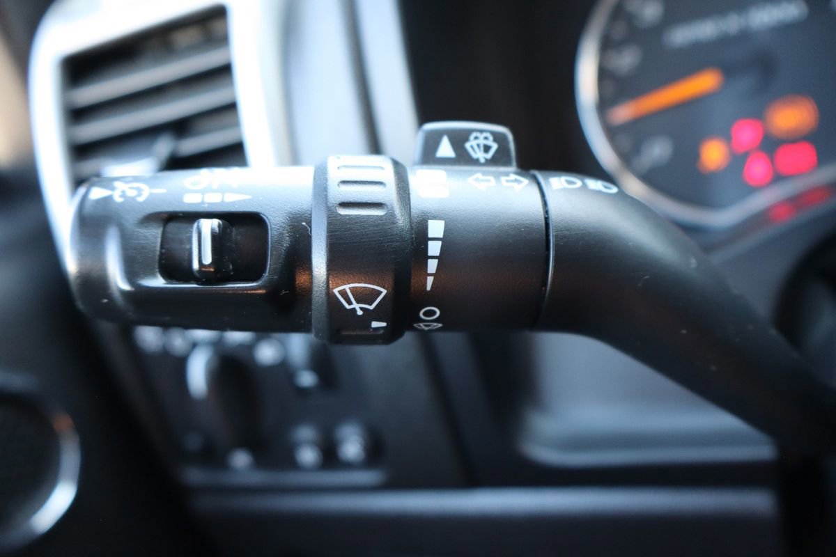 Used 2011 GMC Canyon SLE image 28