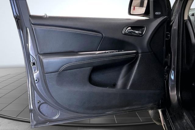 Used 2017 Dodge Journey Crossroad w/ Rear Seat Video Group I FWD image 23