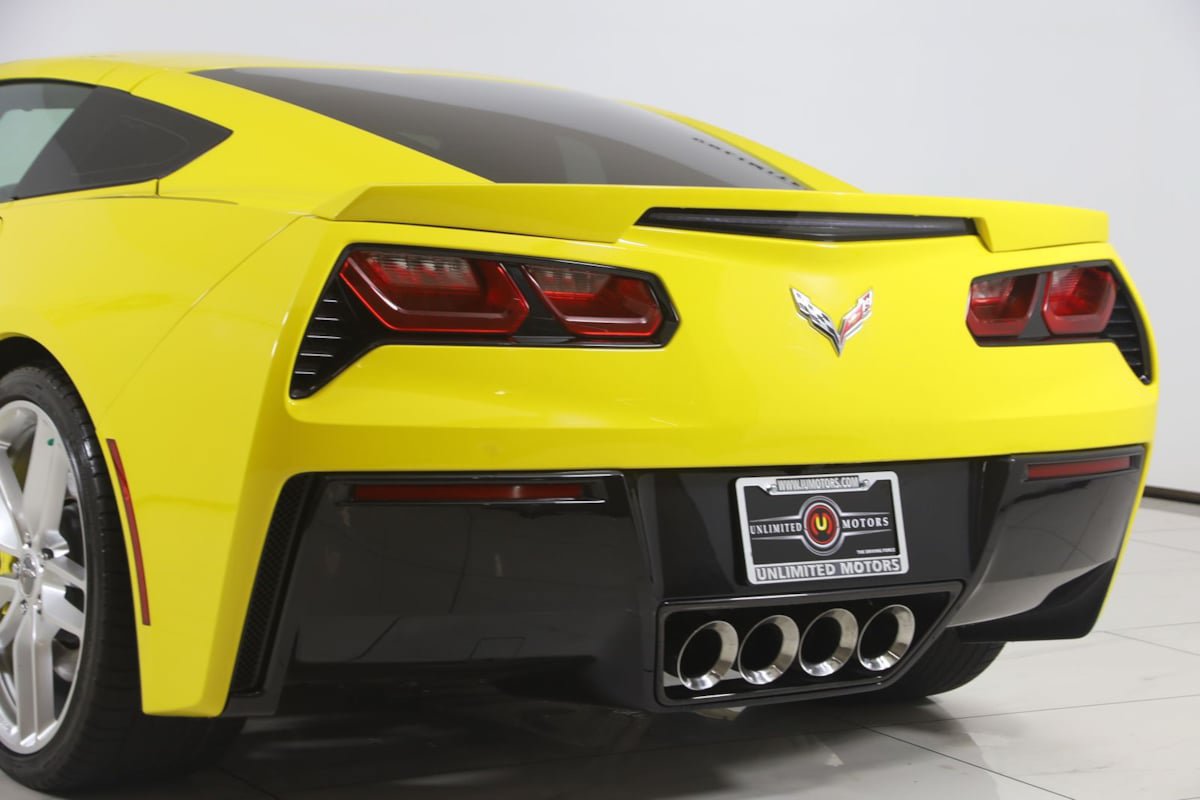 Used 2015 Chevrolet Corvette Stingray Coupe w/ ZF1 Appearance Package RWD image 23