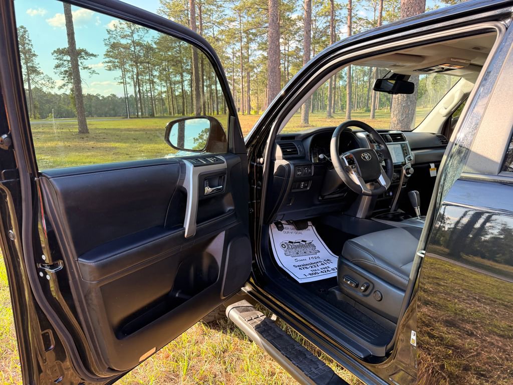 Used 2024 Toyota 4Runner SR5 Premium w/ Moonroof Package RWD image 11