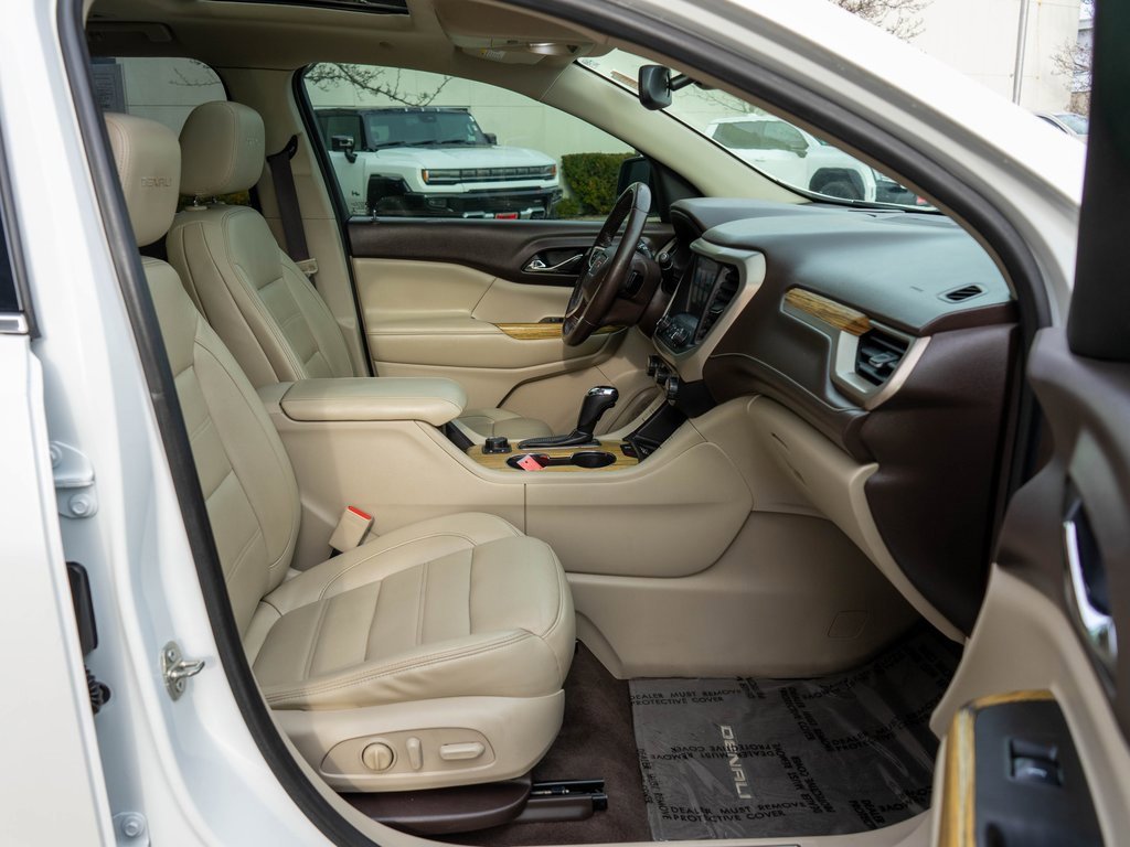 Used 2017 GMC Acadia Denali w/ Technology Package image 10