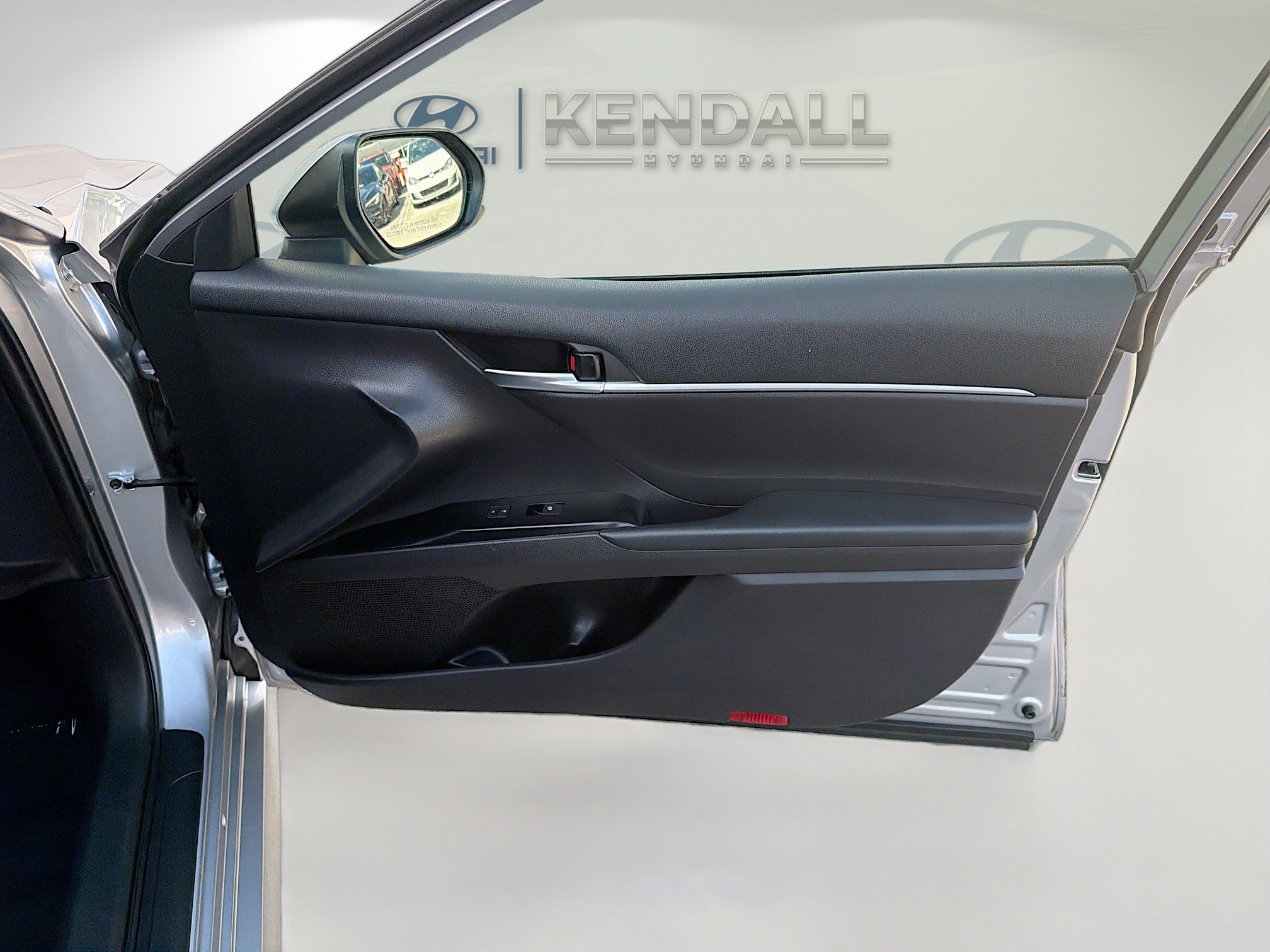 Used 2020 Toyota Camry LE FWD image 30