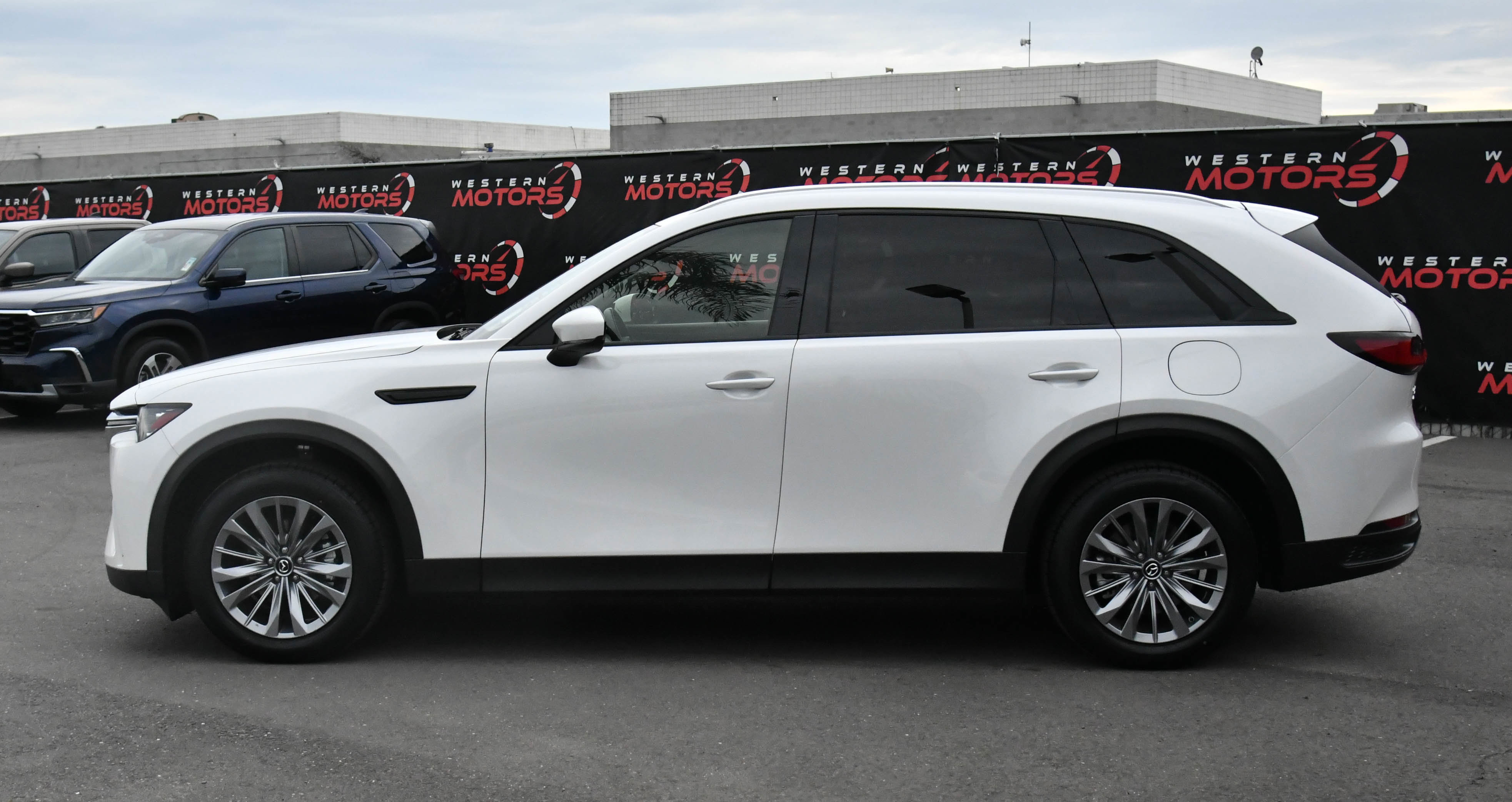 Used 2024 MAZDA CX-90 3.3 Turbo w/ Preferred Plus image 4