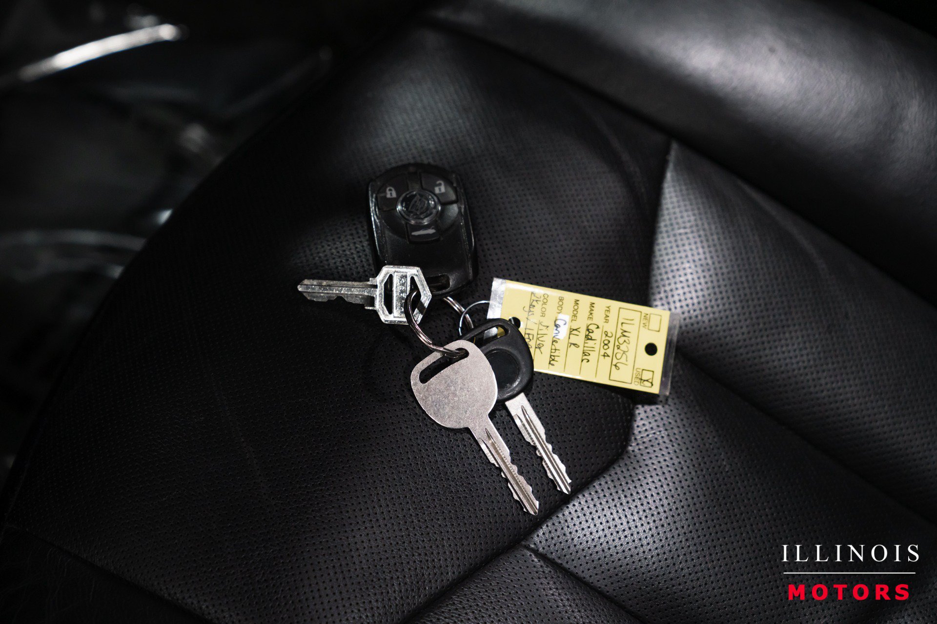 Used 2004 Cadillac XLR RWD image 33