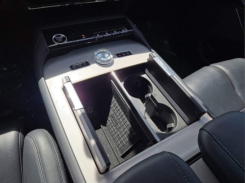 Used 2025 Lincoln Navigator Reserve image 30