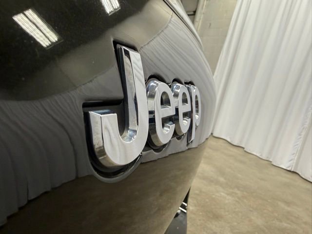 Used 2022 Jeep Grand Cherokee L Limited image 32