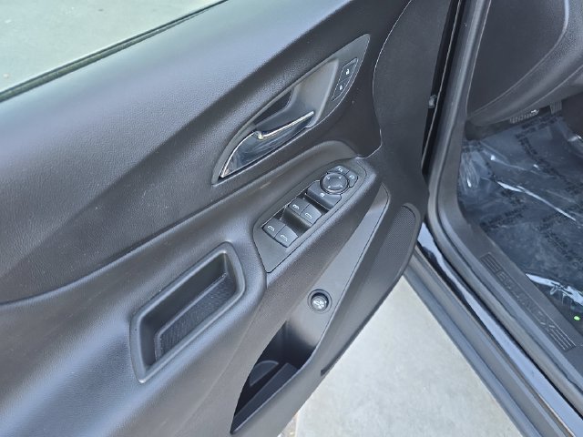 Used 2024 Chevrolet Equinox LT FWD image 11