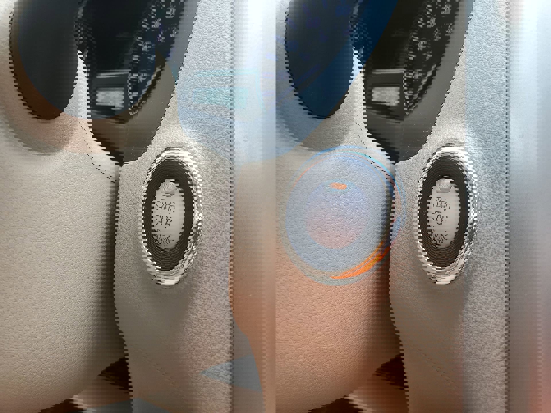 Used 2014 Nissan Altima 2.5 SV w/ Convenience Package image 25