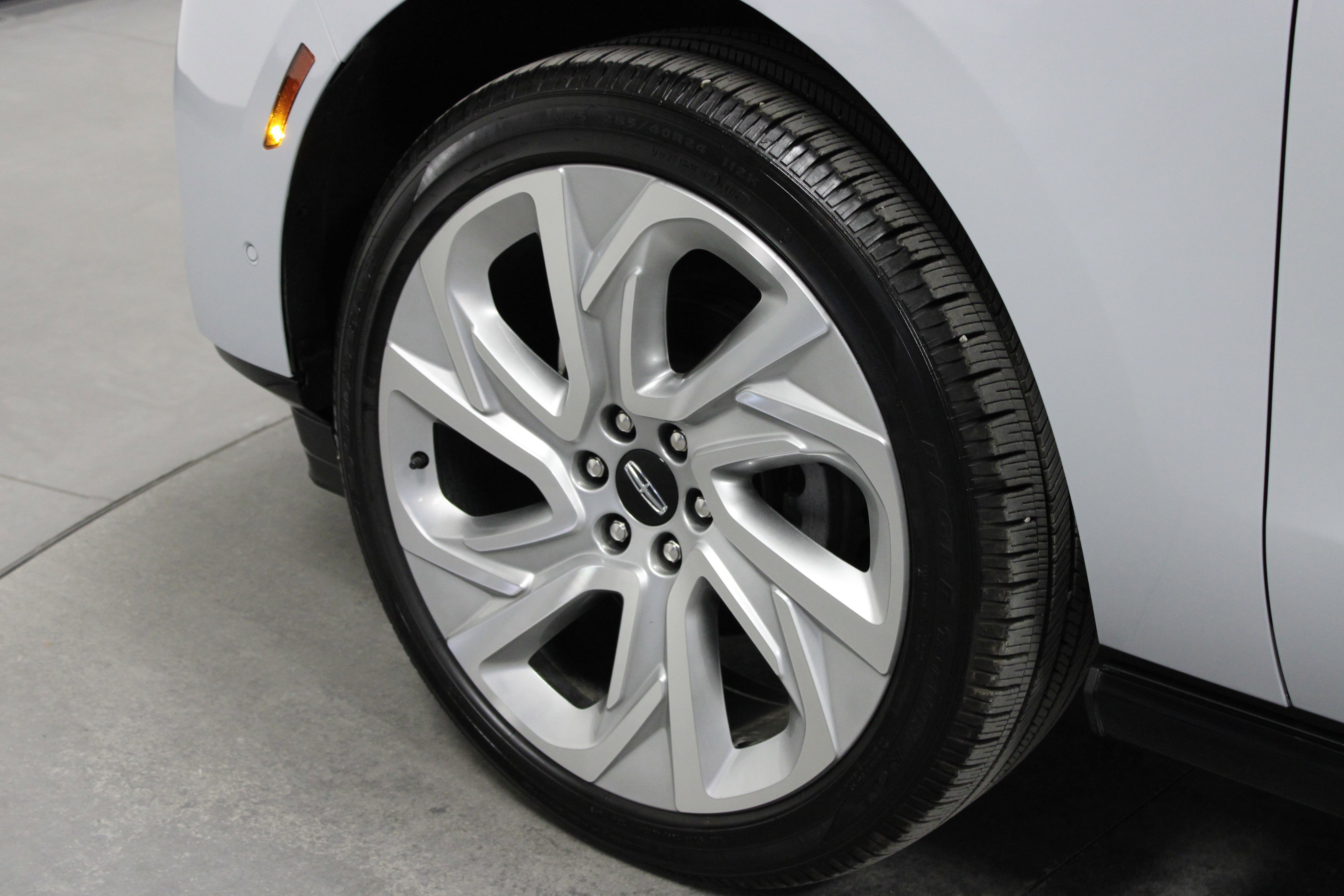 Used 2025 Lincoln Navigator L Reserve image 10