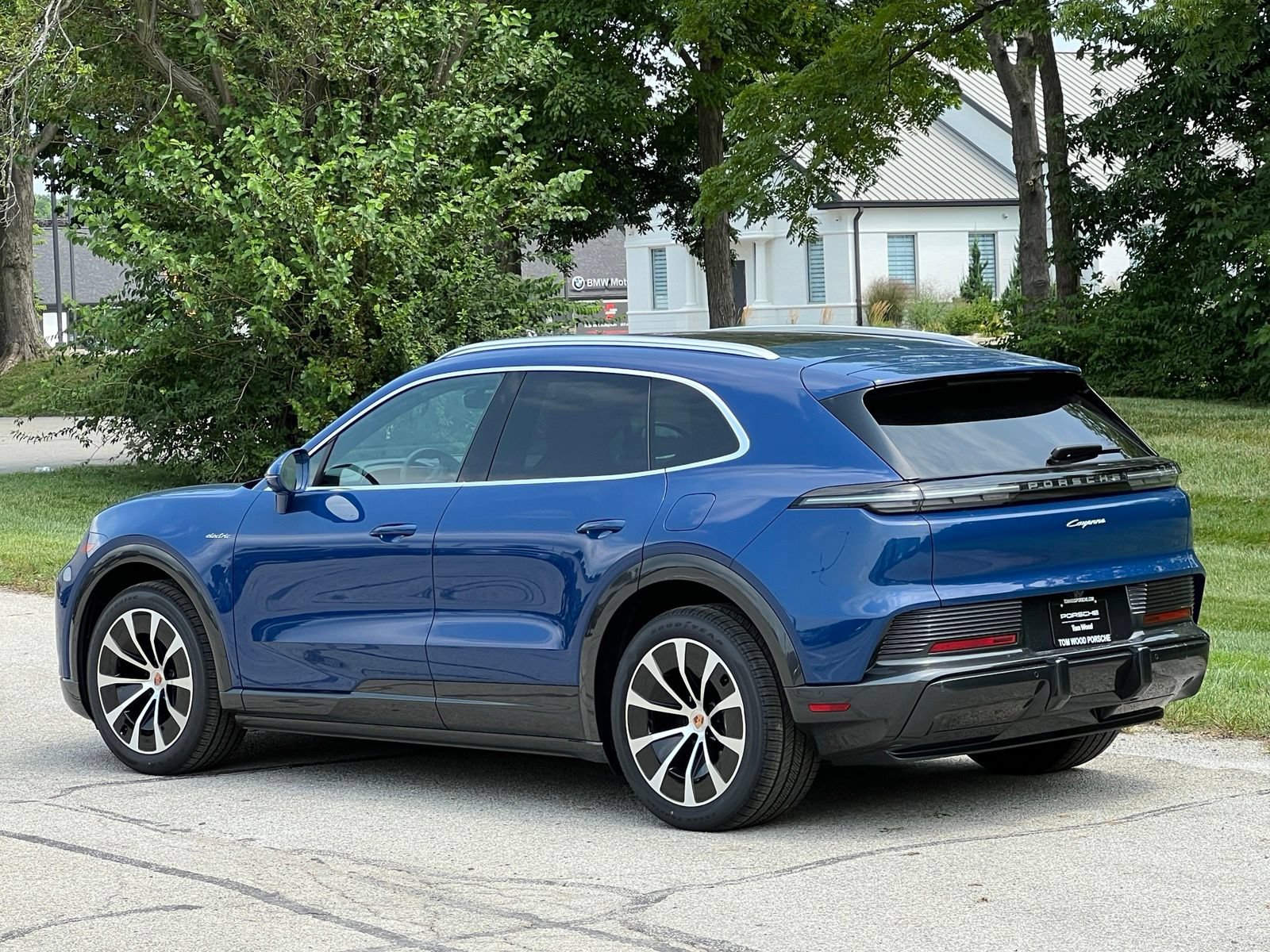 New 2026 Porsche Cayenne Electric AWD/4WD image 3