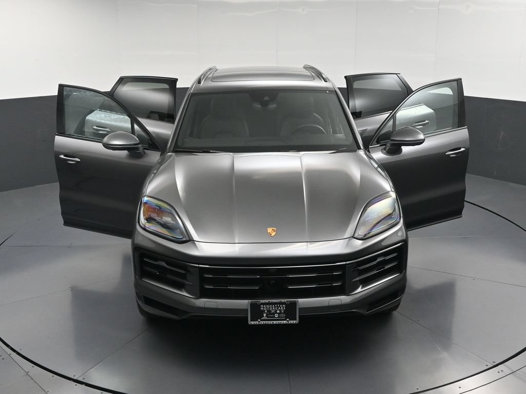 Certified 2026 Porsche Cayenne AWD/4WD image 32