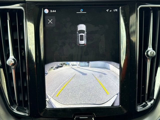 Used 2025 Volvo XC60 B5 Core AWD/4WD image 14