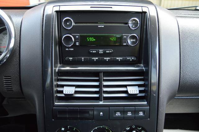 Used 2010 Ford Explorer Sport Trac XLT AWD/4WD image 24