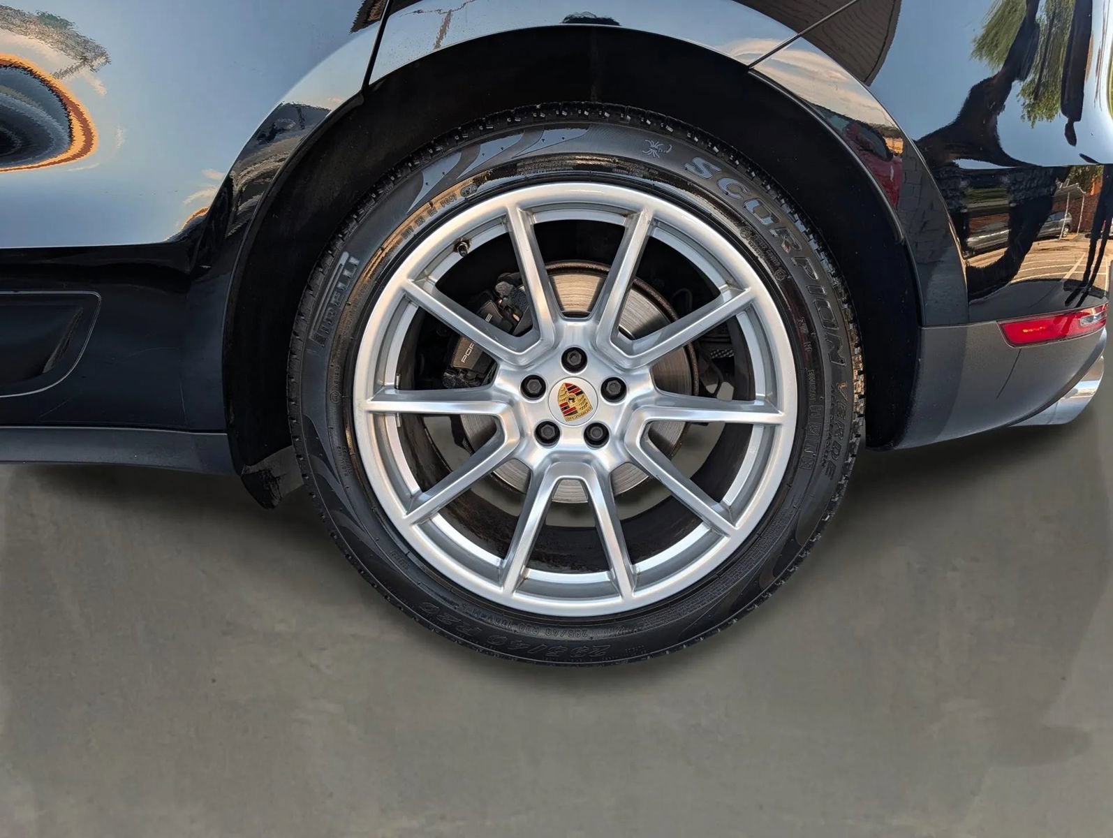 Used 2018 Porsche Macan Sport Edition w/ Premium Package Plus AWD/4WD image 10