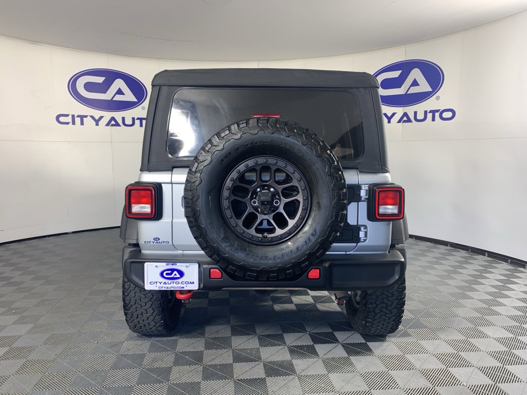 Used 2022 Jeep Wrangler Unlimited Rubicon w/ Xtreme Recon 35" Tire Package image 4