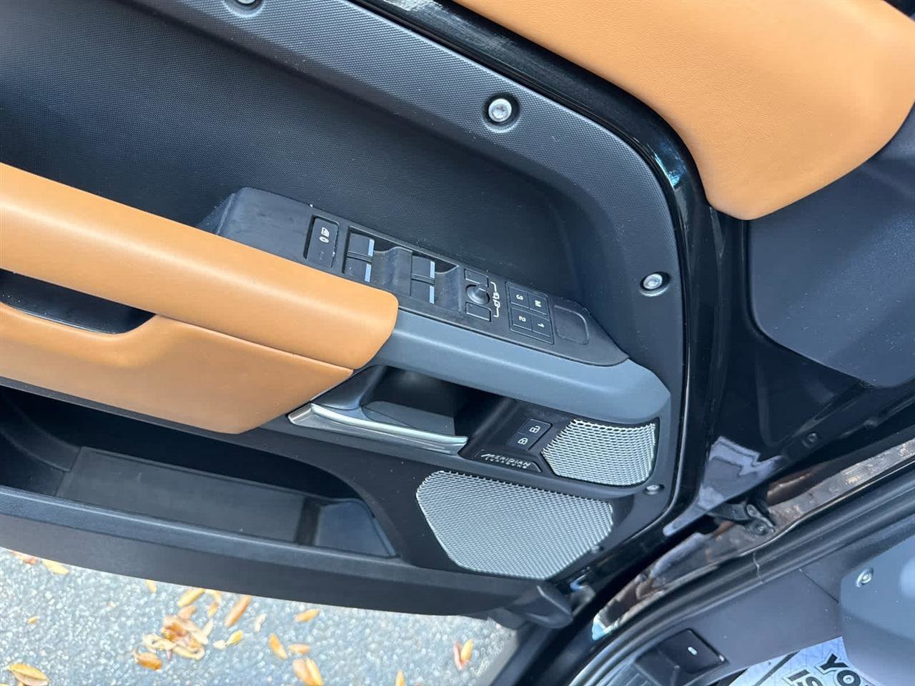 Used 2024 Land Rover Defender 130 X AWD/4WD image 22