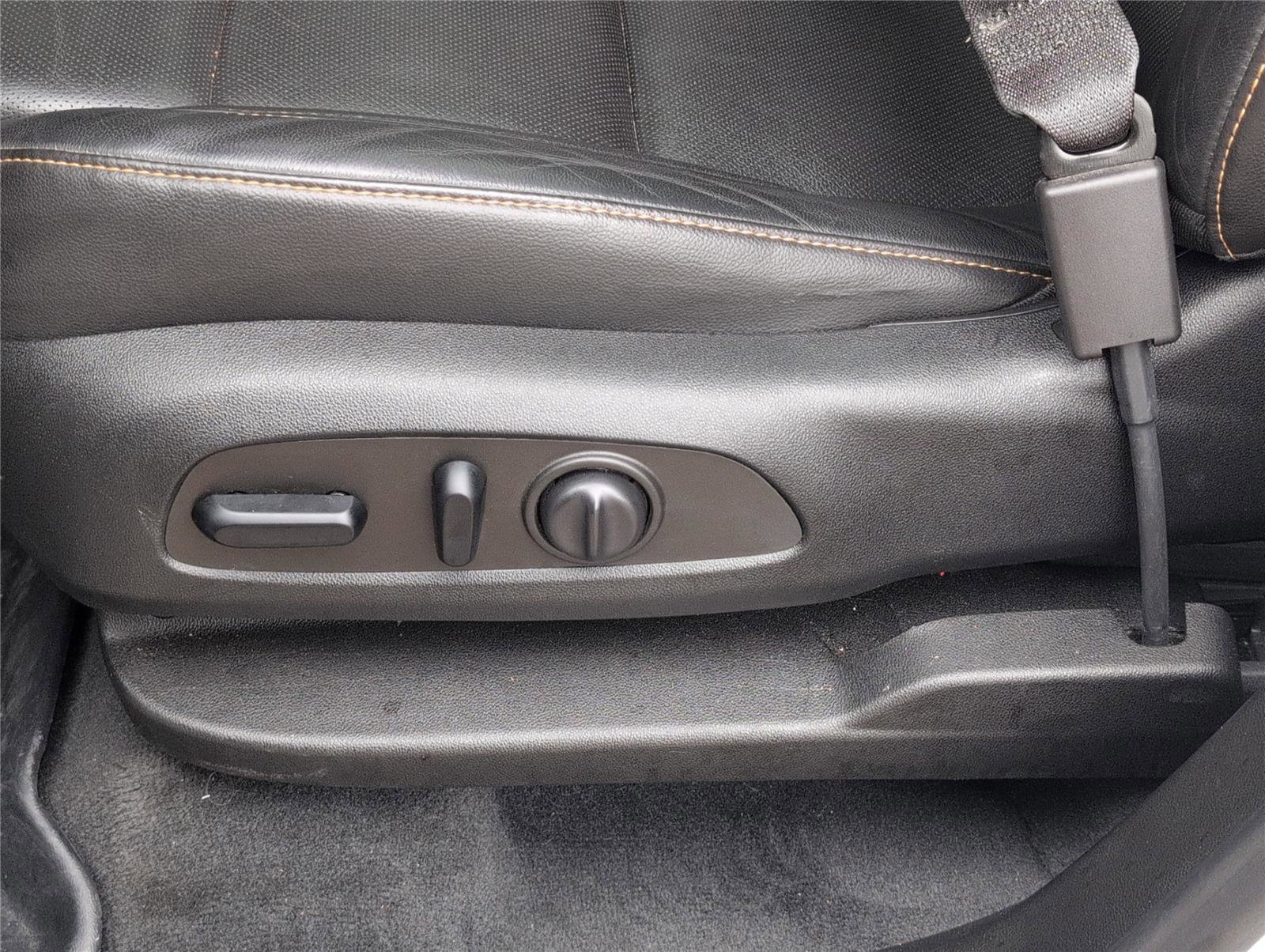 Used 2021 Chevrolet Traverse Premier w/ Redline Edition FWD image 15