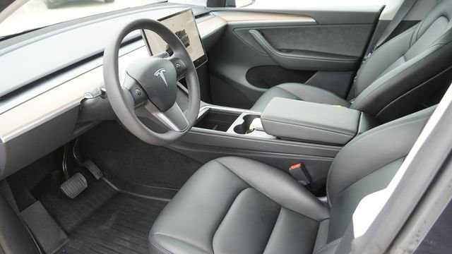 Used 2023 Tesla Model Y Long Range AWD/4WD image 17