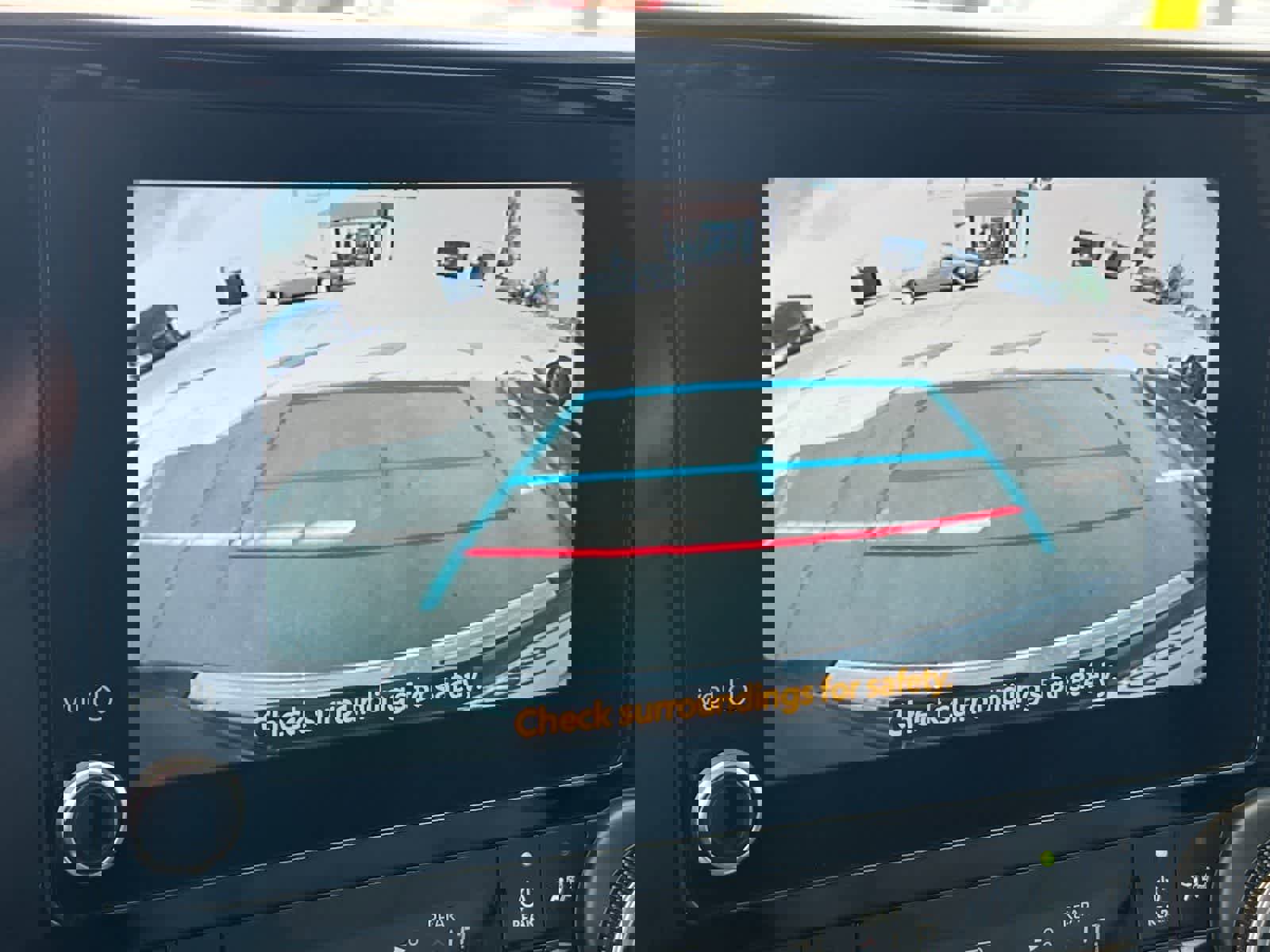 Used 2023 Toyota Highlander LE image 21