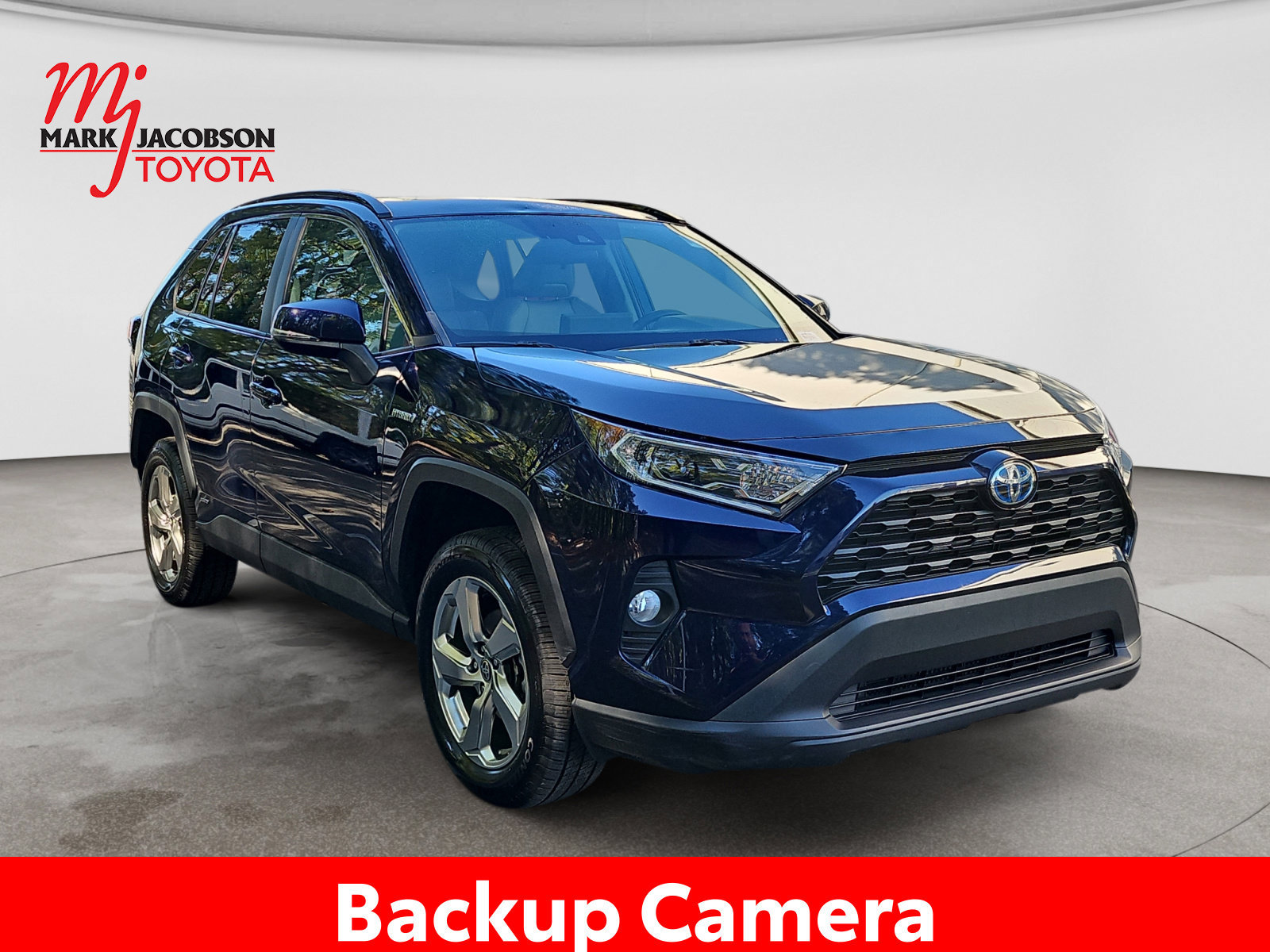 Used 2021 Toyota RAV4 XLE Premium AWD/4WD image 5
