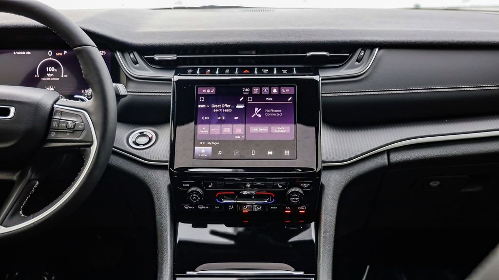 Certified 2025 Jeep Grand Cherokee Altitude image 14