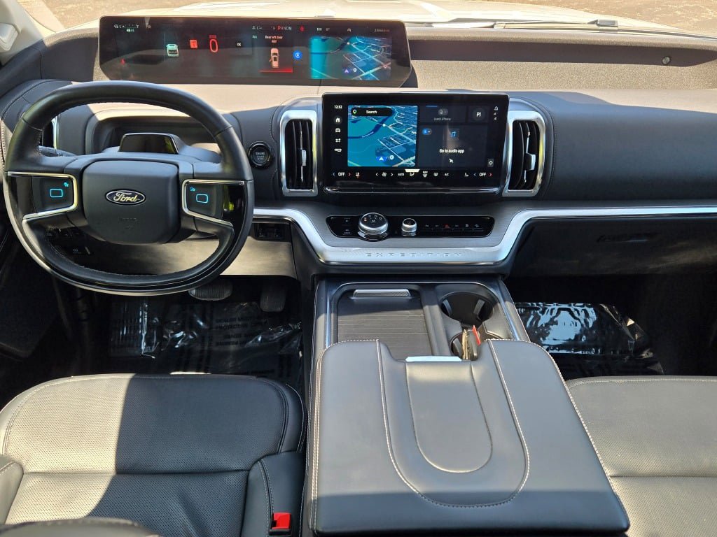 Used 2025 Ford Expedition Platinum AWD/4WD image 26