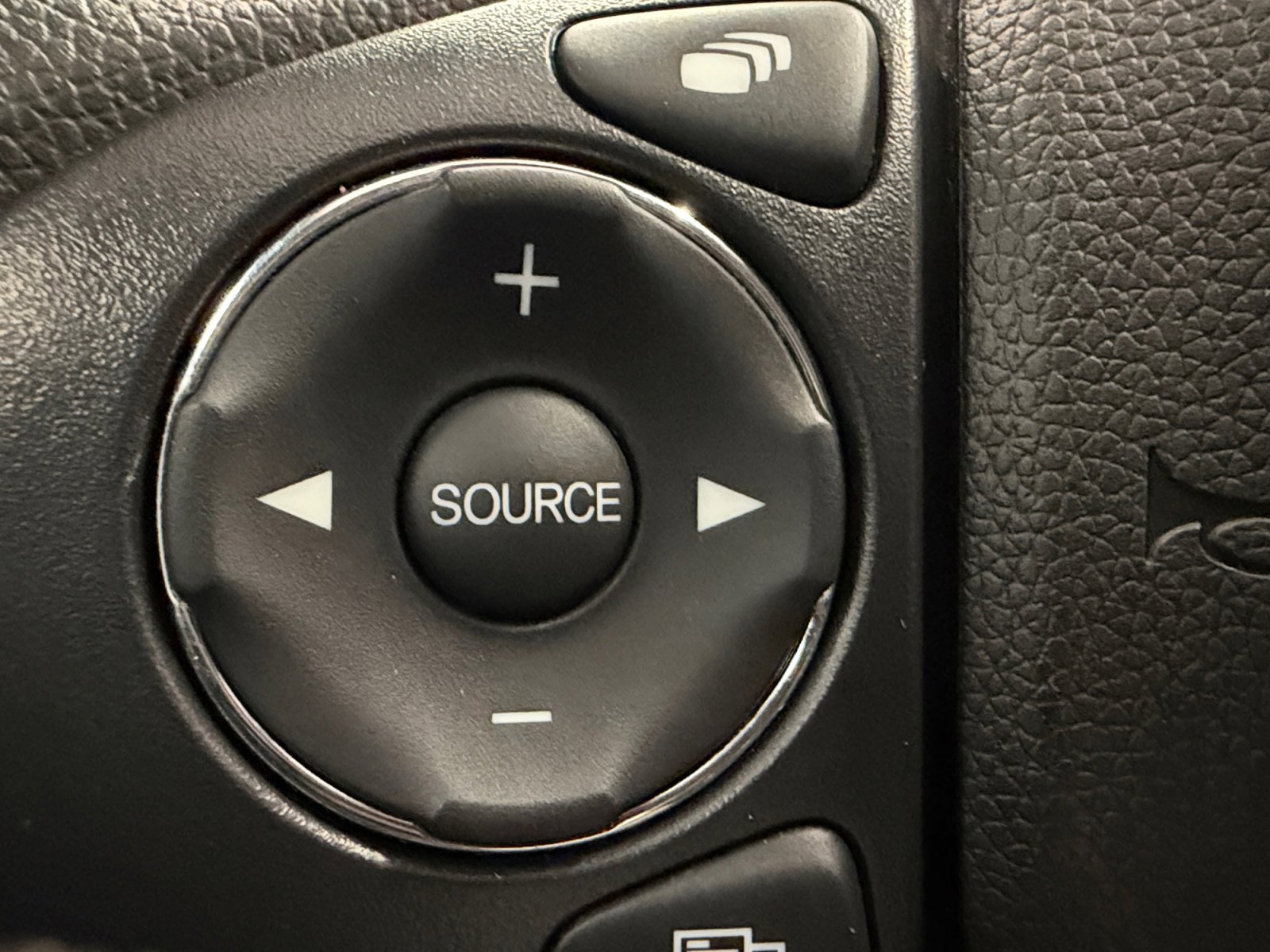 Used 2022 Honda HR-V EX image 18