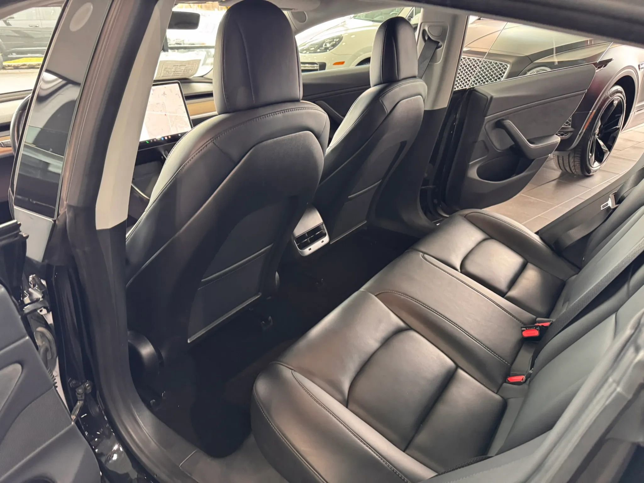 Used 2018 Tesla Model 3 Long Range image 17