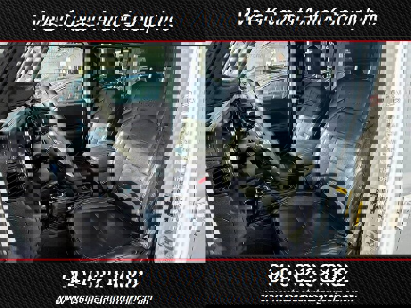 Used 2023 Jeep Wrangler Unlimited Sahara image 5