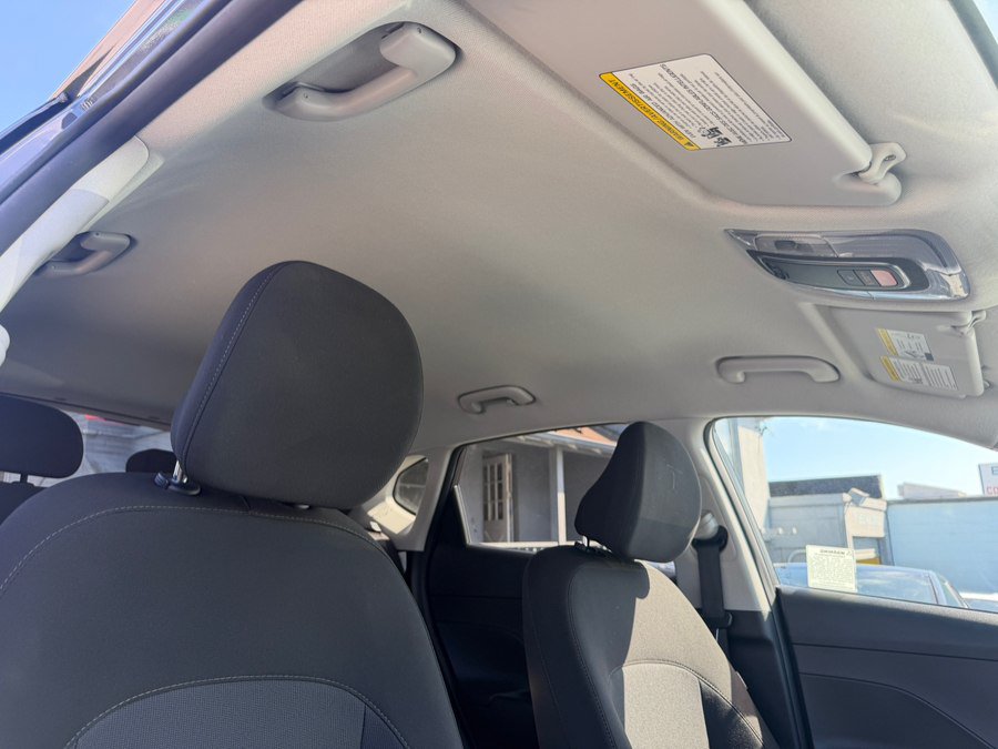 Used 2024 Hyundai Kona SEL FWD image 30