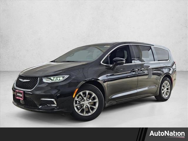 New 2026 Chrysler Pacifica Limited image 1