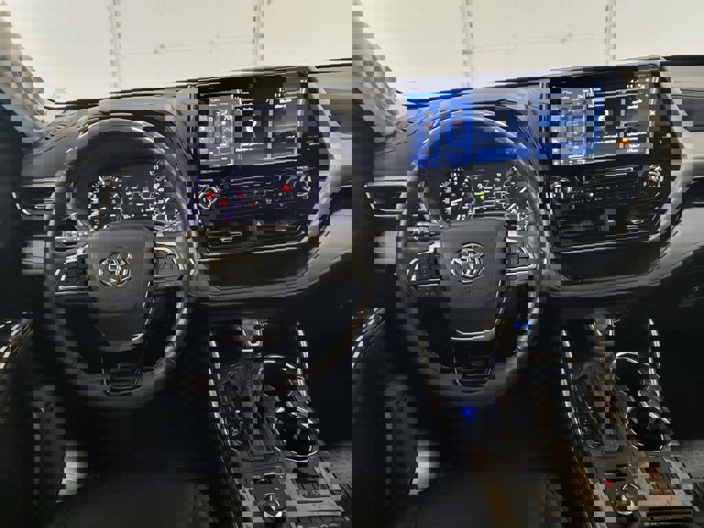 Used 2022 Toyota Highlander Platinum image 14