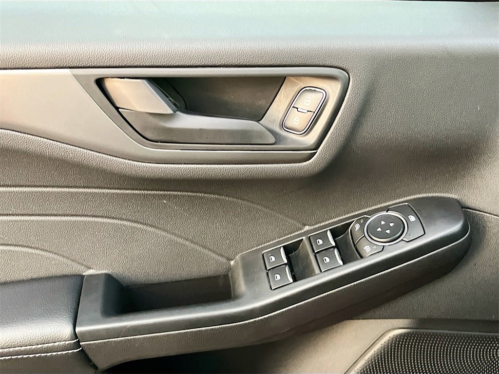 Used 2025 Ford Escape Active image 17
