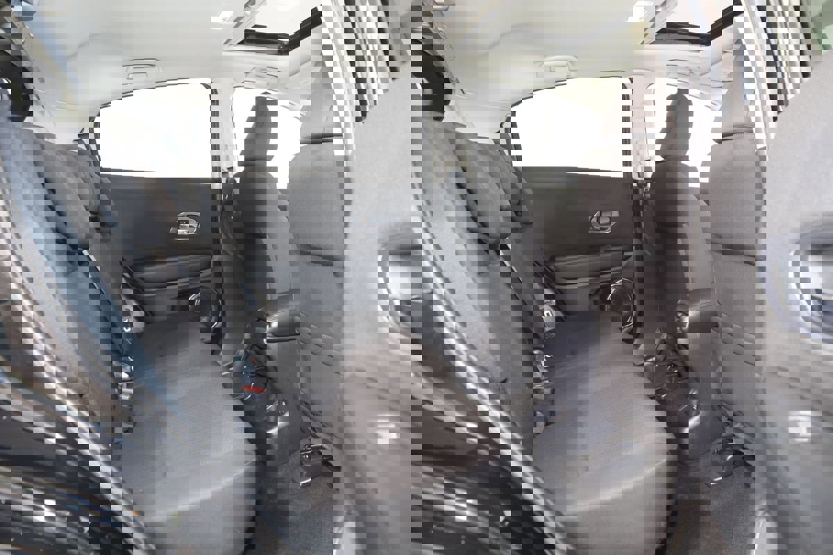 Used 2018 Honda HR-V EX image 13