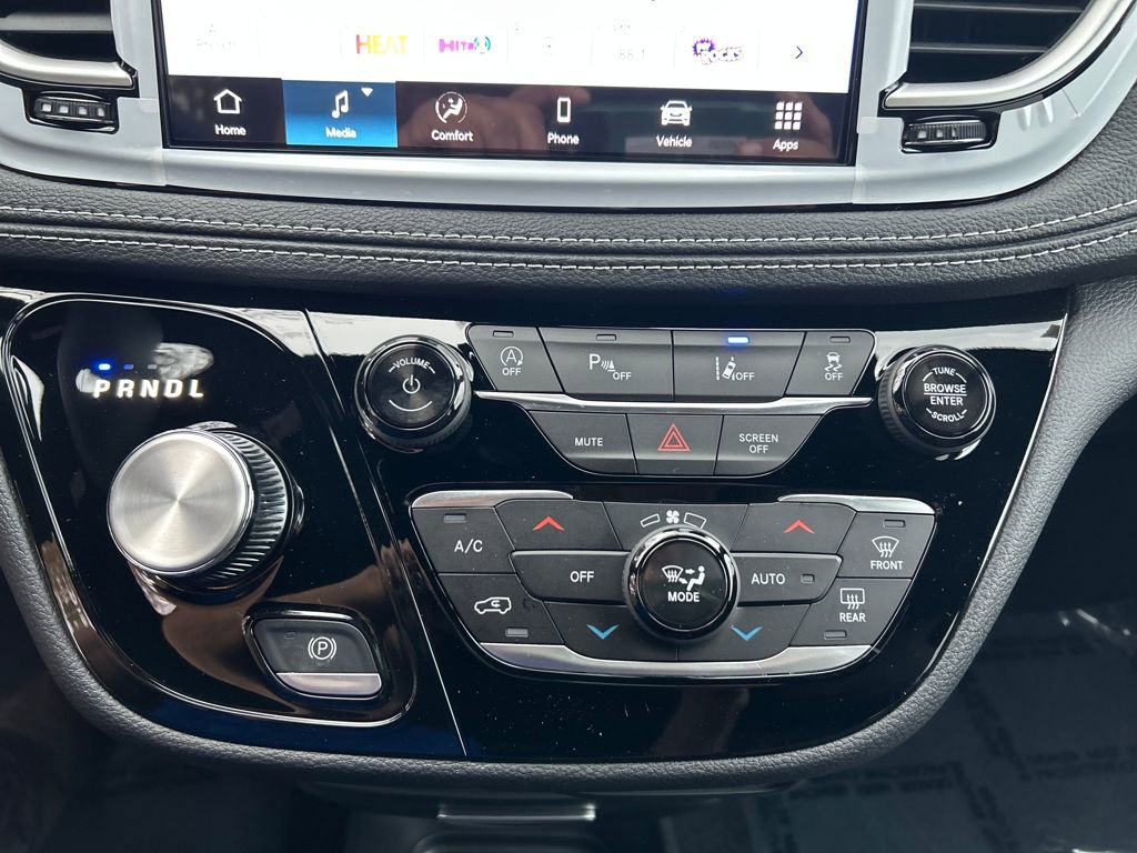 New 2026 Chrysler Pacifica Select image 18