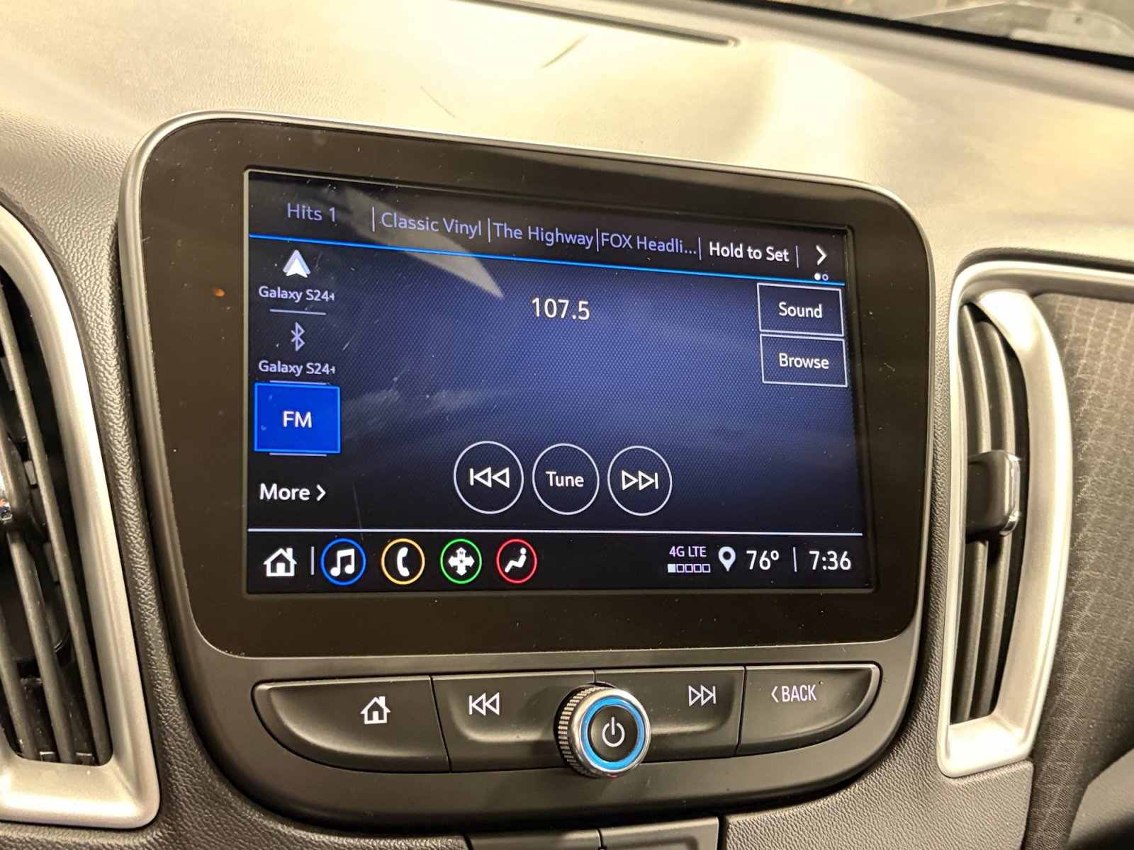 Used 2022 Chevrolet Malibu LT FWD image 23