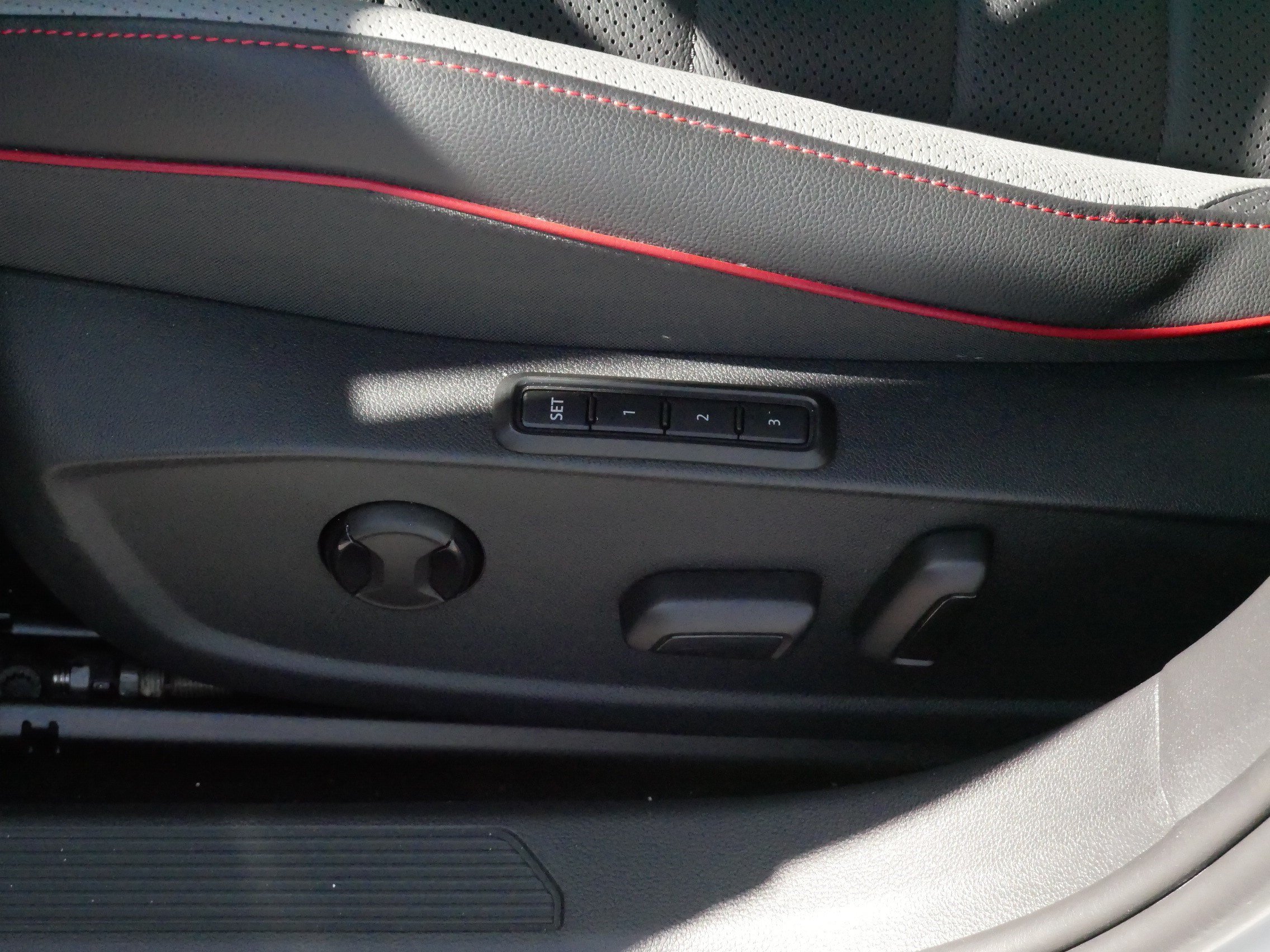 Certified 2024 Volkswagen GTI Autobahn w/ MDO Package FWD image 20