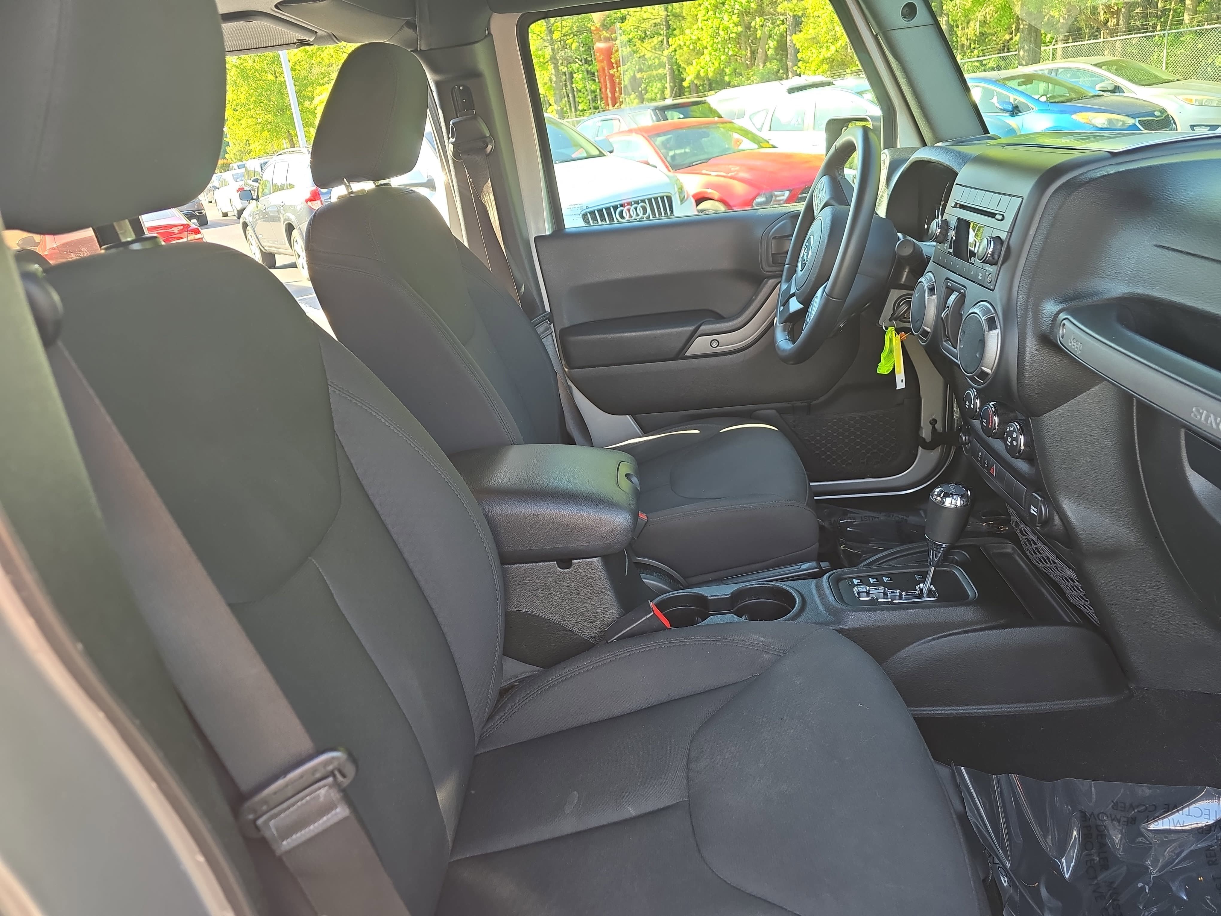 Used 2018 Jeep Wrangler Unlimited Sport S AWD/4WD image 10