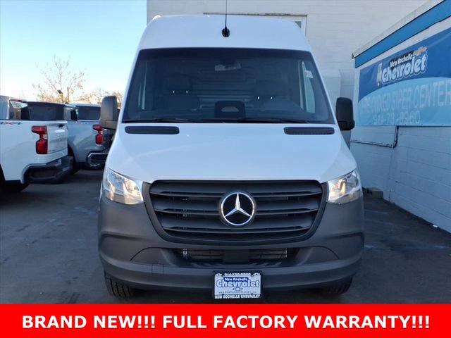 Used 2025 Mercedes-Benz Sprinter 2500 image 2