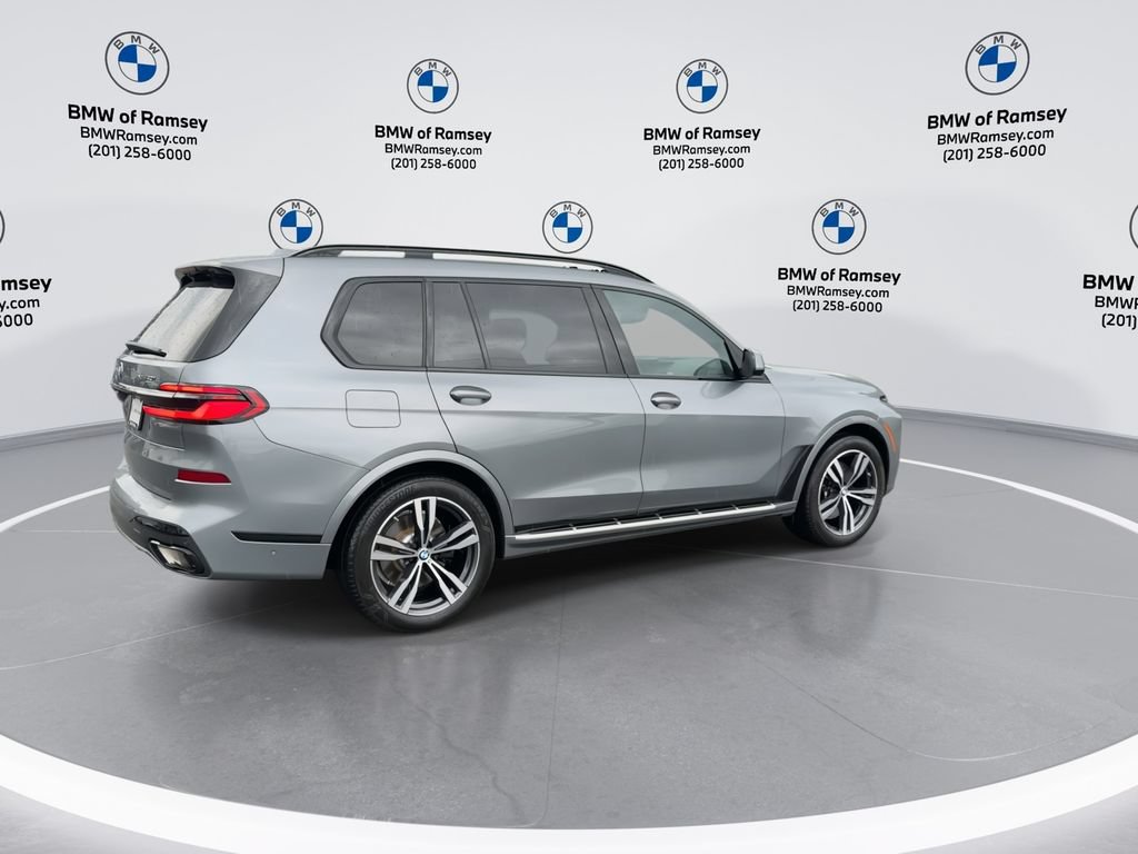 Used 2024 BMW X7 xDrive40i w/ M Sport Package AWD/4WD image 8