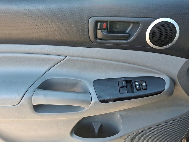 Used 2015 Toyota Tacoma PreRunner w/ TRD Sport Package image 11