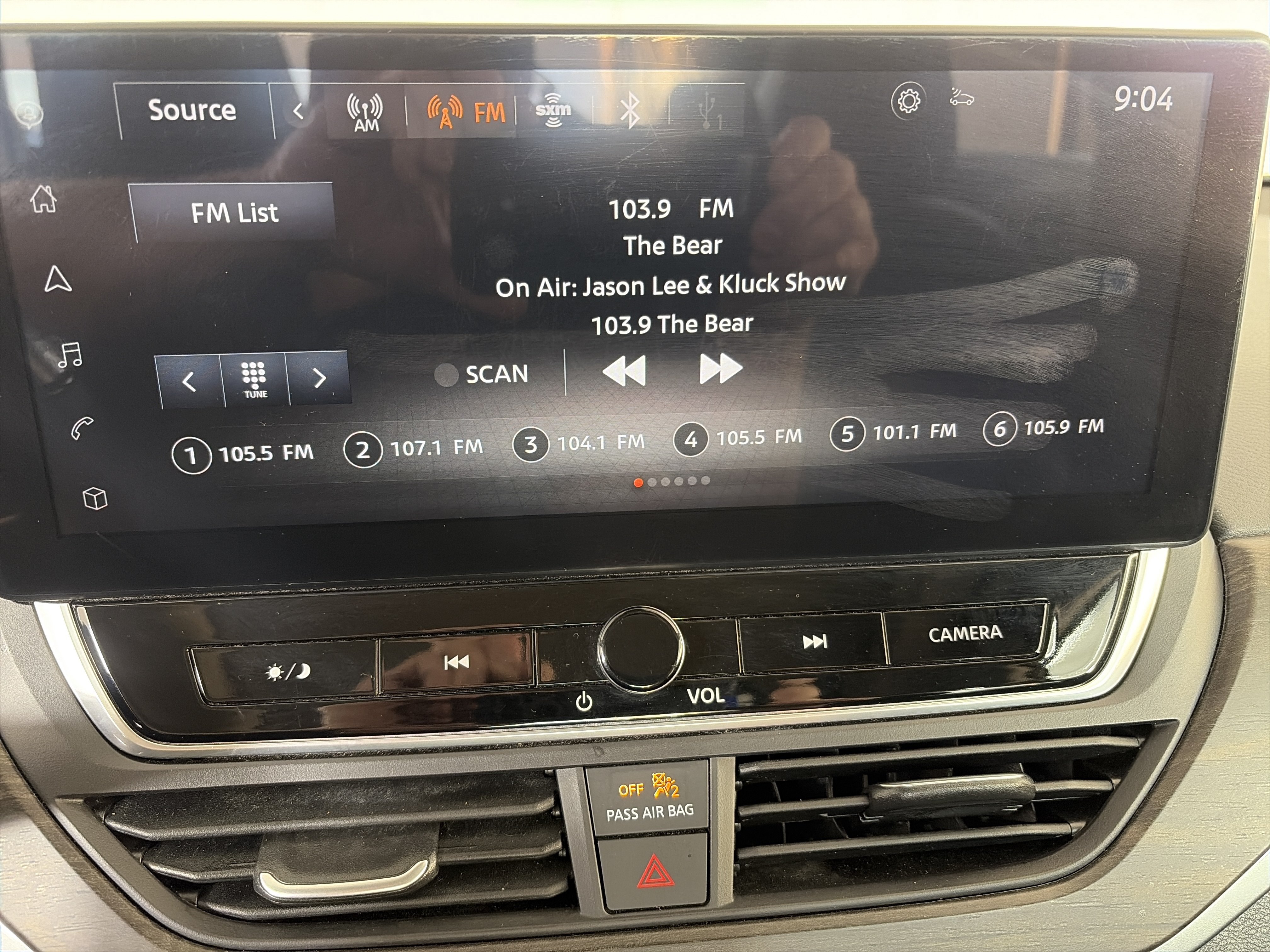 Used 2024 Nissan Altima 2.5 SV w/ SV Premium Package FWD image 23
