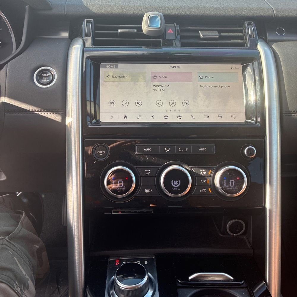Used 2017 Land Rover Discovery HSE AWD/4WD image 13