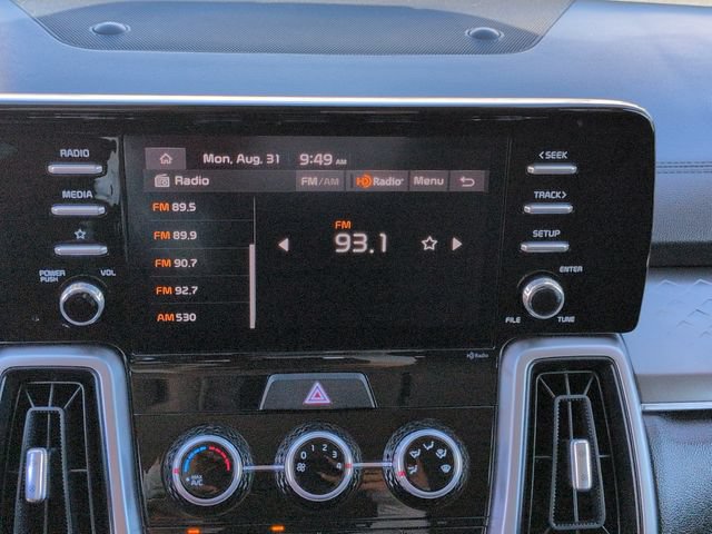 Used 2023 Kia Sorento LX FWD image 11