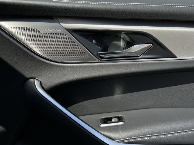 New 2026 Jaguar F-PACE R-Dynamic S image 22