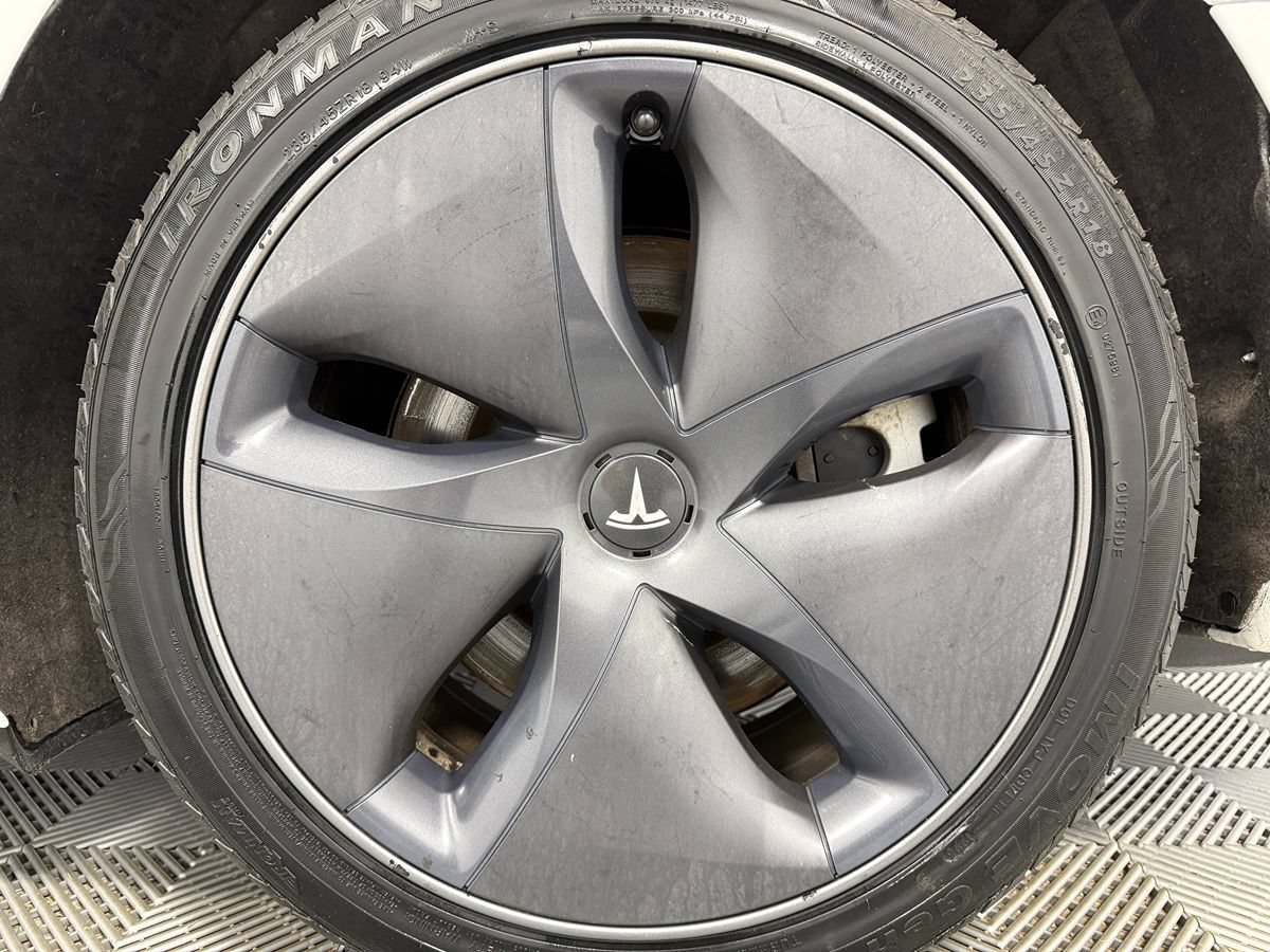 Used 2022 Tesla Model 3 Long Range AWD/4WD image 33