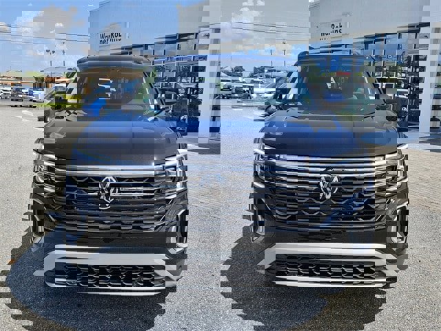 New 2026 Volkswagen Atlas Peak Edition image 2