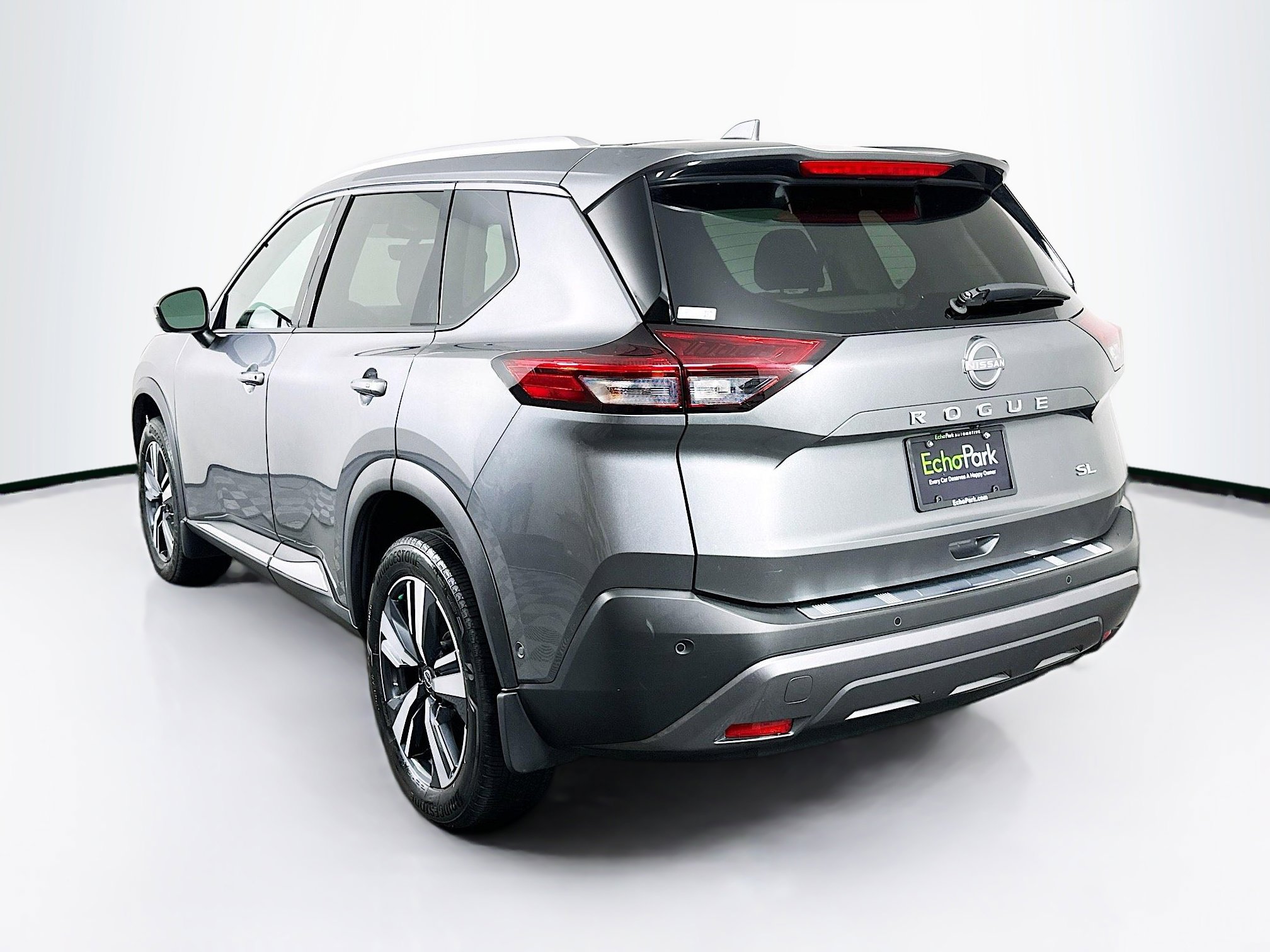 Used 2023 Nissan Rogue SL w/ SL Premium Package image 5
