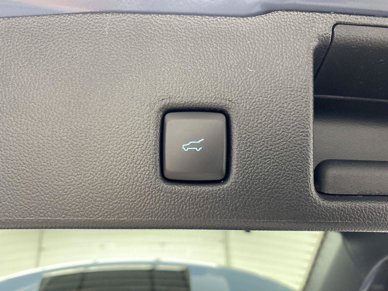 New 2024 Ford Escape SE w/ PHEV Premium Package FWD image 30